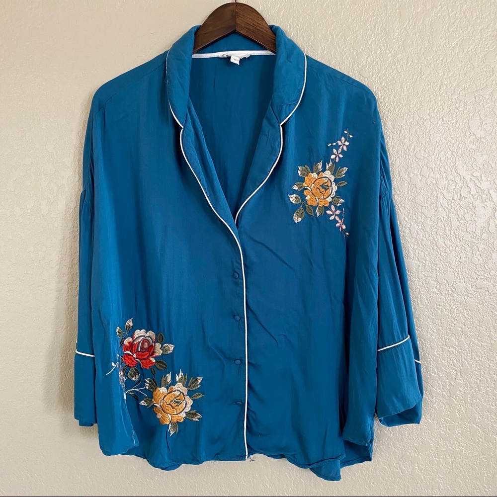 Anthropologie Thea embroidered top  M
